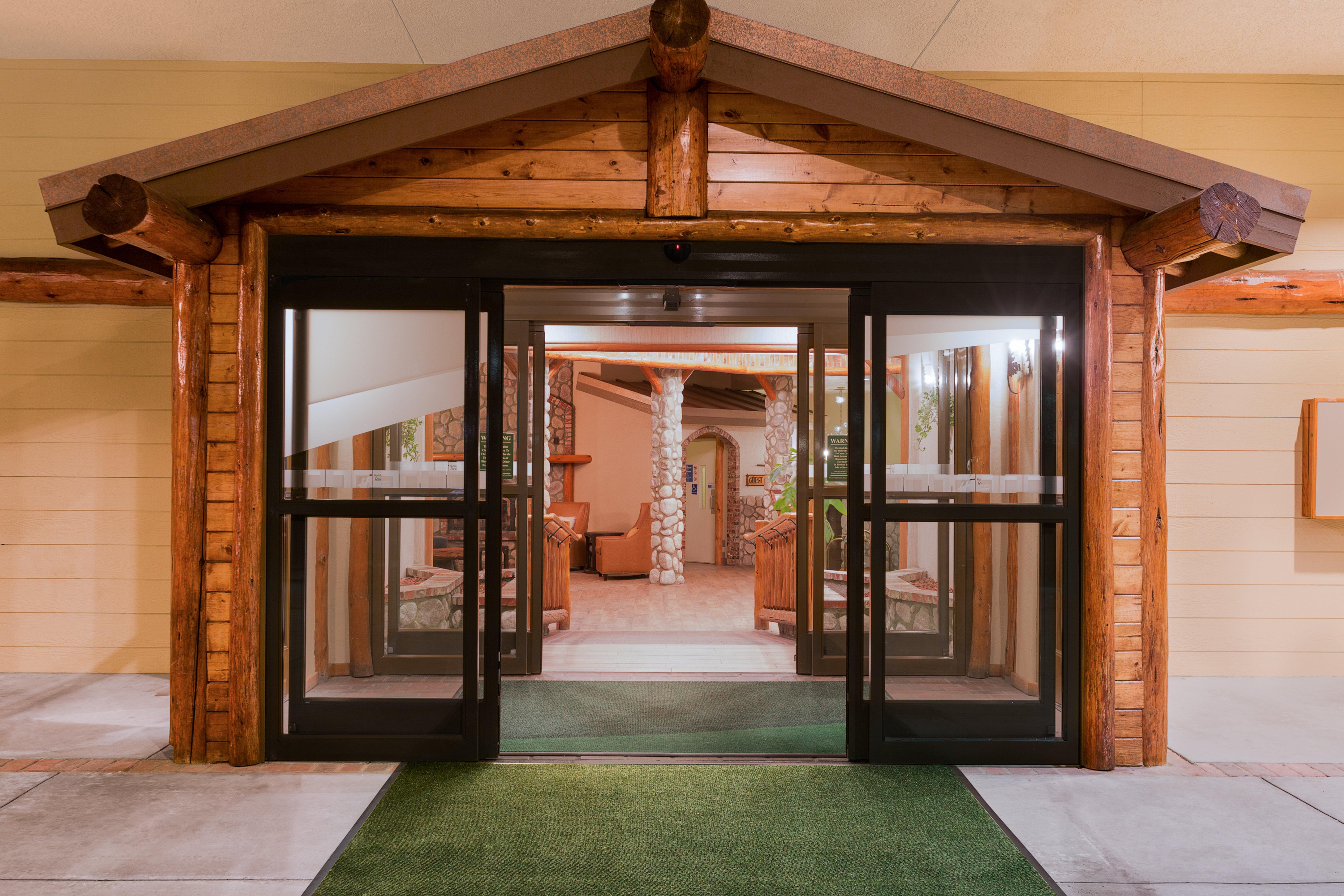 Holiday Inn Resort The Lodge At Big Bear Lake By Ihg Exterior photo